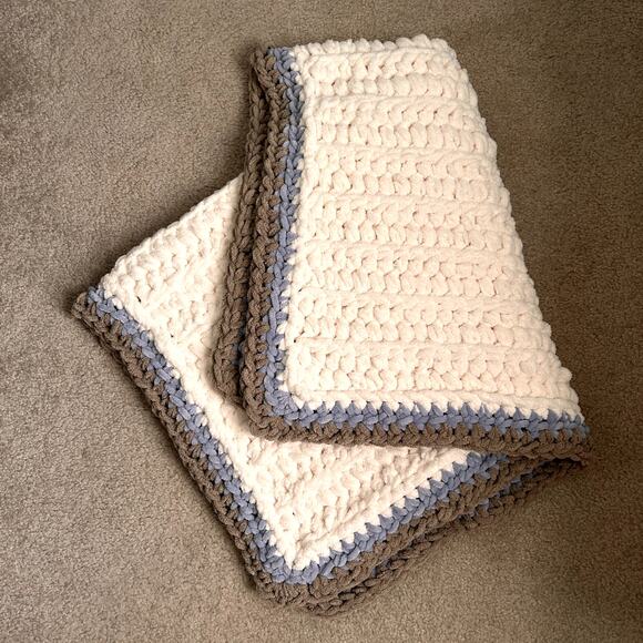 Baby Boy Handmade Neutral Minimalist Cottage Babyshower Chuncky Blanket - Picture 2 of 13